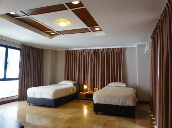 Young Place Bangkok Exterior foto